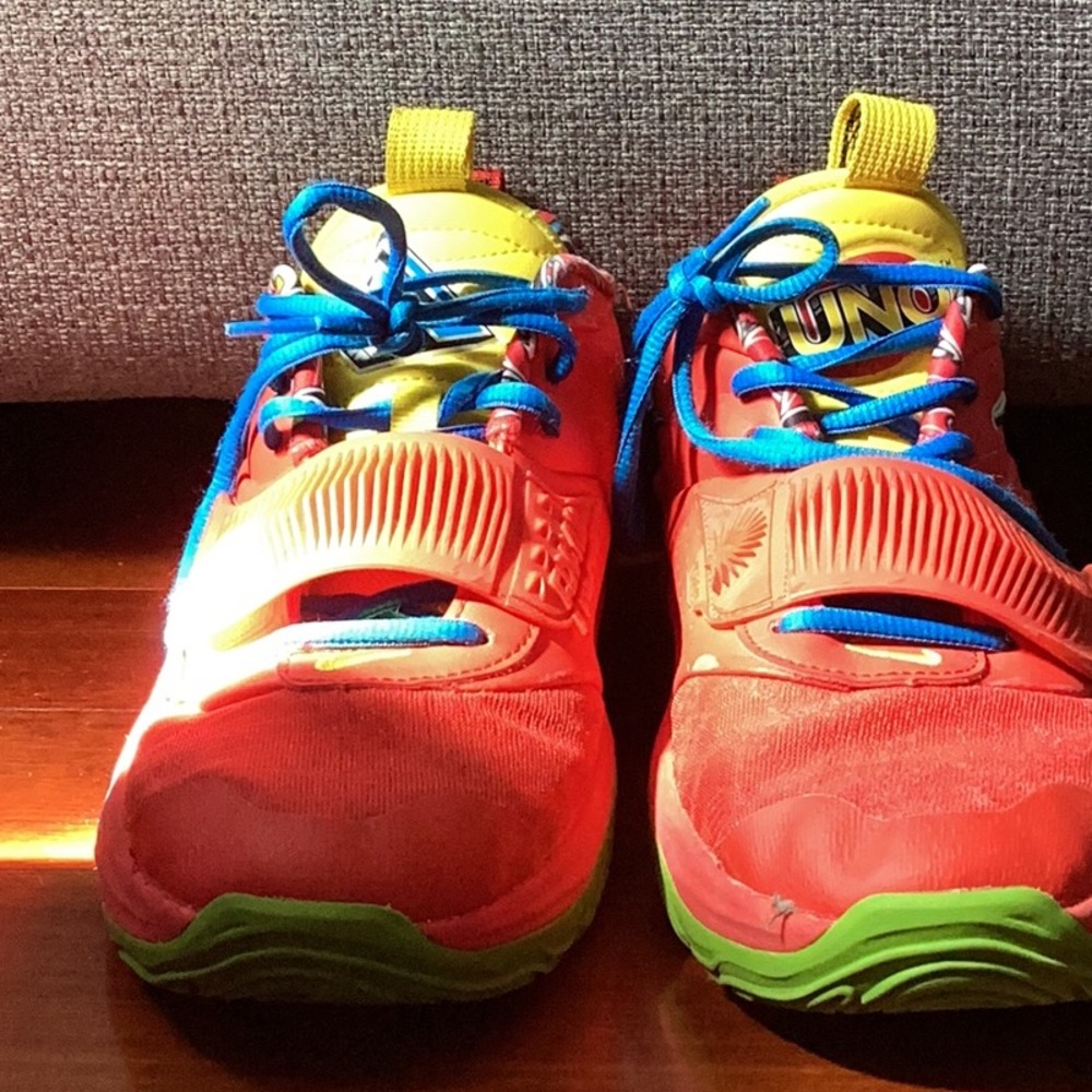 Nike Giannis Antentokumpo Red Uno basketball sneakers